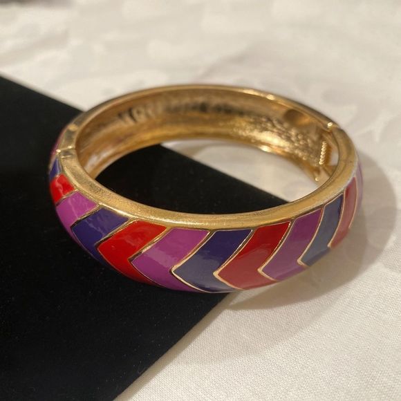 Vintage Gold And Enamel Clamper Bracelet - Picture 8 of 8